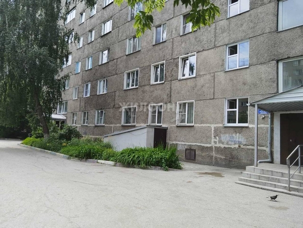 
   Продам 3-комнатную, 56 м², Шмидта ул, 12

. Фото 2.