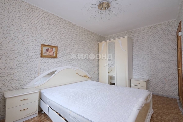 
   Продам 3-комнатную, 65.3 м², Есенина ул, 8/1

. Фото 3.