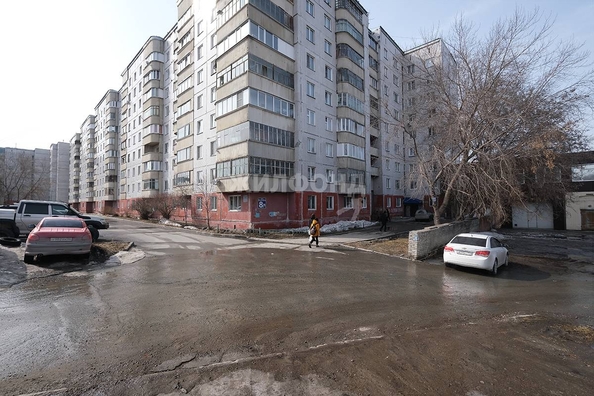 
   Продам 3-комнатную, 65.3 м², Есенина ул, 8/1

. Фото 13.