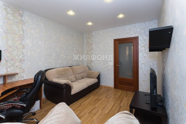 
   Продам 3-комнатную, 100 м², Владимировская ул, 21

. Фото 4.