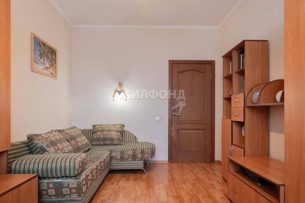 
   Продам 4-комнатную, 112.4 м², Медкадры ул, 7

. Фото 10.