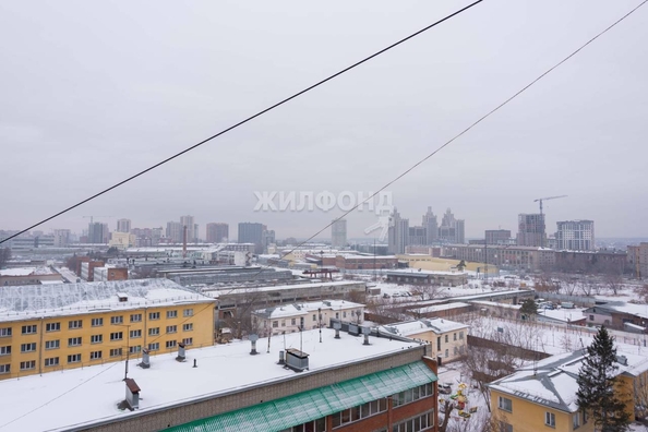 
   Продам 4-комнатную, 112.4 м², Медкадры ул, 7

. Фото 16.