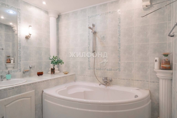 
   Продам 4-комнатную, 112.4 м², Медкадры ул, 7

. Фото 5.