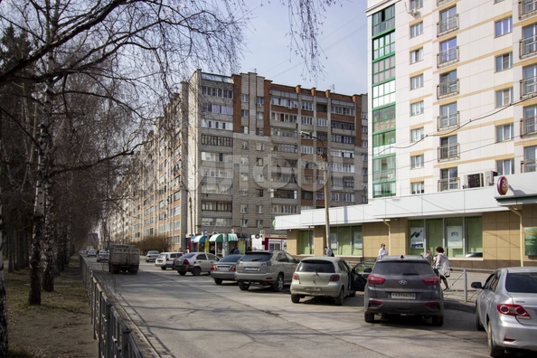 
   Продам 3-комнатную, 64.9 м², Героев Революции ул, 12/1

. Фото 4.