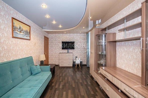 
   Продам 2-комнатную, 47.5 м², Петухова ул, 130

. Фото 4.