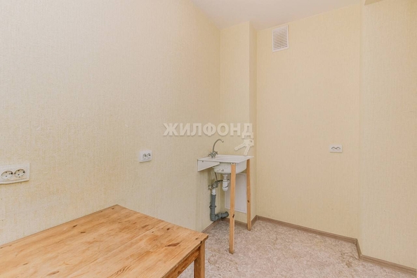 
   Продам 2-комнатную, 48.8 м², 2-й (4 мкр.) кв-л, 230

. Фото 7.