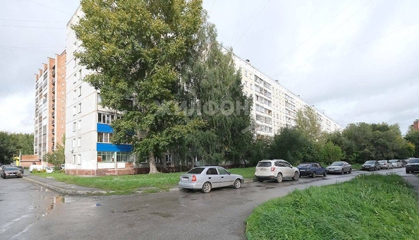 
   Продам 3-комнатную, 59.6 м², Петухова ул, 122/1

. Фото 29.