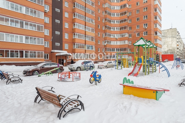 
   Продам 3-комнатную, 74.5 м², Новосибирская ул, 27

. Фото 8.