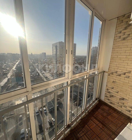 
   Продам 3-комнатную, 83.5 м², Плахотного ул, 80

. Фото 23.