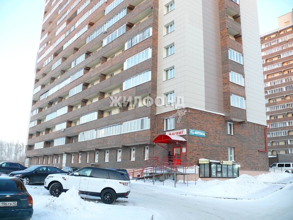 
   Продам 1-комнатную, 34.5 м², Петухова ул, 14

. Фото 17.