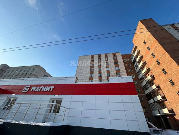 
   Продам 1-комнатную, 38 м², Сибиряков-Гвардейцев ул, 64/1

. Фото 11.