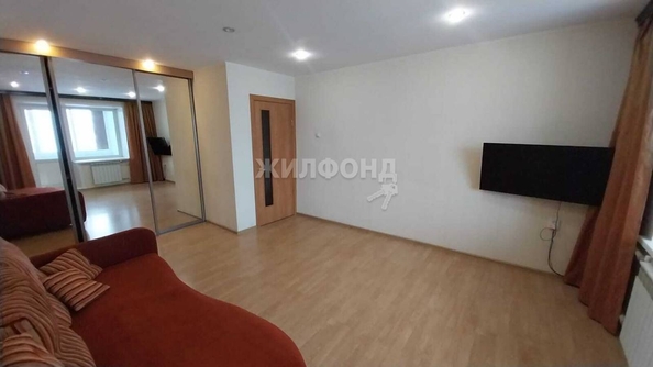 
   Продам 1-комнатную, 38.8 м², Троллейная ул, 138

. Фото 1.