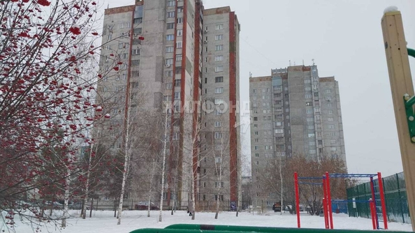 
   Продам 1-комнатную, 38.8 м², Троллейная ул, 138

. Фото 2.