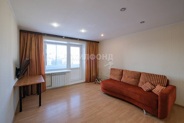 
   Продам 1-комнатную, 38.8 м², Троллейная ул, 138

. Фото 2.