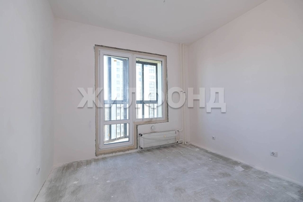
   Продам 3-комнатную, 45.1 м², Ясный Берег ул, 33

. Фото 2.
