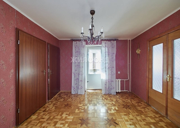 
   Продам 5-комнатную, 183.6 м², Сибиряков-Гвардейцев ул, 23/1

. Фото 22.