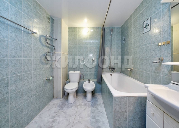 
   Продам 5-комнатную, 183.6 м², Сибиряков-Гвардейцев ул, 23/1

. Фото 6.