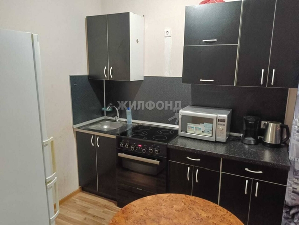 
   Продам студию, 24.3 м², Романтиков ул, 9

. Фото 1.