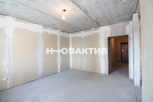 
   Продам 1-комнатную, 41.1 м², Молодежи б-р, 15

. Фото 18.