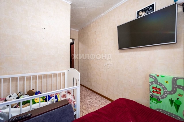 
   Продам 1-комнатную, 12.6 м², Объединения ул, 52

. Фото 4.