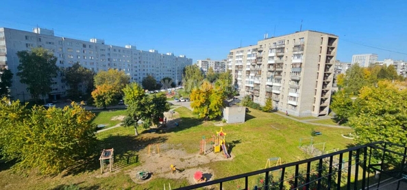 
   Продам 2-комнатную, 44.7 м², Макаренко ул, 15

. Фото 2.