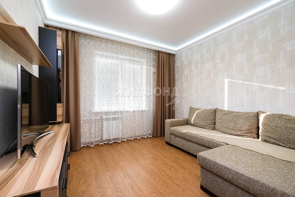 
   Продам 2-комнатную, 56.3 м², Тюленина ул, 14

. Фото 4.