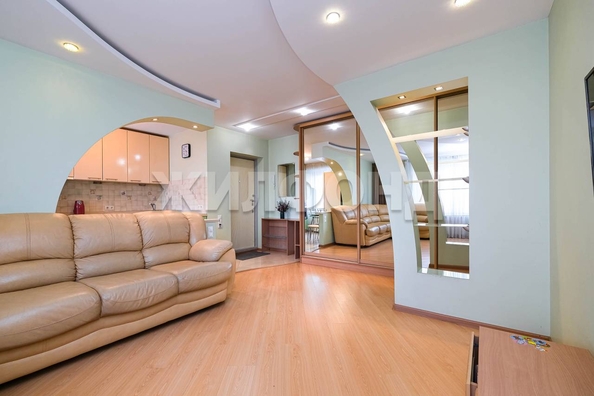 
   Продам 3-комнатную, 58.9 м², Забалуева ул, 60

. Фото 1.