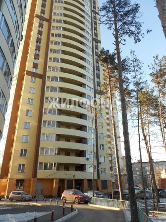 
   Продам 2-комнатную, 75.6 м², Залесского ул, 2/2

. Фото 2.