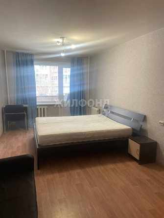 
   Продам 3-комнатную, 59.9 м², Кропоткина ул, 127

. Фото 2.