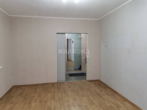 
   Продам 3-комнатную, 63 м², Тюленина ул, 1/2

. Фото 4.