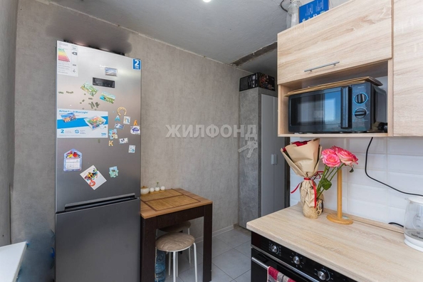 
   Продам 3-комнатную, 63.7 м², 1-й кв-л, 4

. Фото 3.