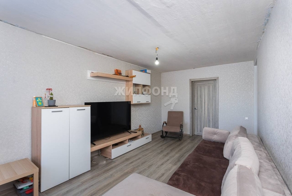 
   Продам 3-комнатную, 63.7 м², 1-й кв-л, 4

. Фото 12.