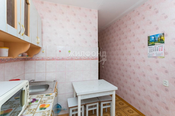 
   Продам 1-комнатную, 30.2 м², Ключ-Камышенское Плато ул, 6

. Фото 8.