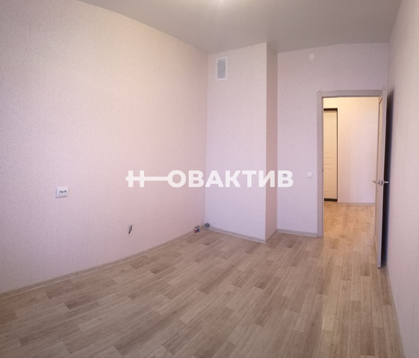 
   Продам 2-комнатную, 53.2 м², Петухова ул, 162

. Фото 2.