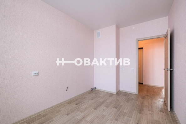 
   Продам 2-комнатную, 53.2 м², Петухова ул, 162

. Фото 14.