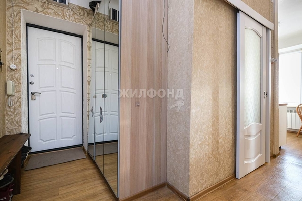 
   Продам 2-комнатную, 42 м², Сибиряков-Гвардейцев ул, 15

. Фото 13.