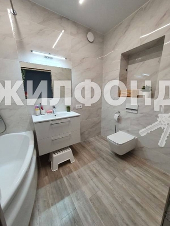 
   Продам 3-комнатную, 71.7 м², Олимпийской Славы мкр, 2

. Фото 9.