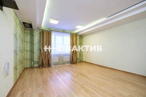 
   Продам 2-комнатную, 76 м², Татьяны Снежиной ул, 51

. Фото 10.