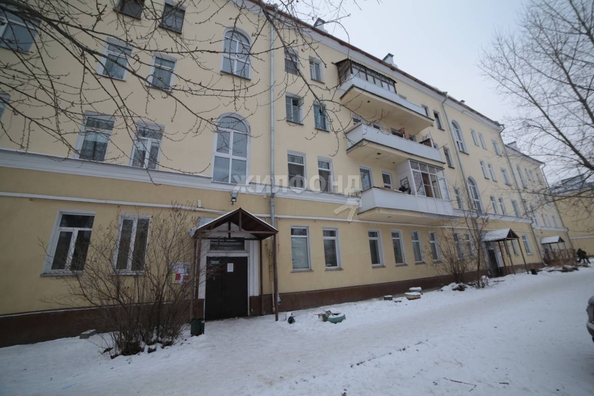 
   Продам 3-комнатную, 83 м², Военный городок ул, 102

. Фото 6.