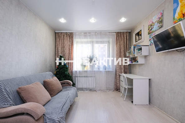 
   Продам 1-комнатную, 35 м², Романтиков ул, 12

. Фото 2.