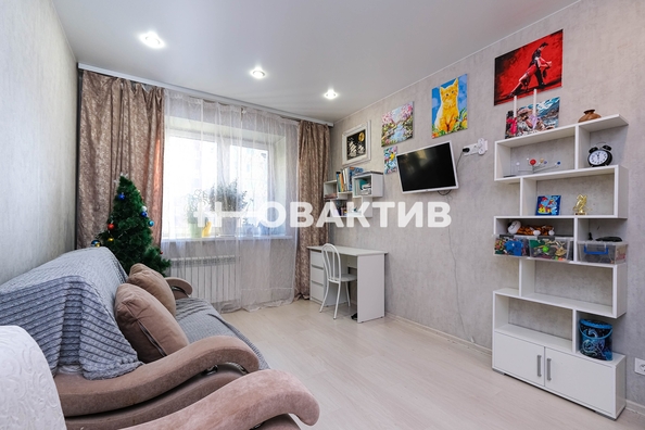 
   Продам 1-комнатную, 35 м², Романтиков ул, 12

. Фото 3.