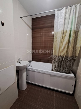 
   Продам 2-комнатную, 50.3 м², Титова ул, 255/2

. Фото 4.