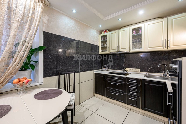 
   Продам 3-комнатную, 59 м², Лескова ул, 252/1

. Фото 3.