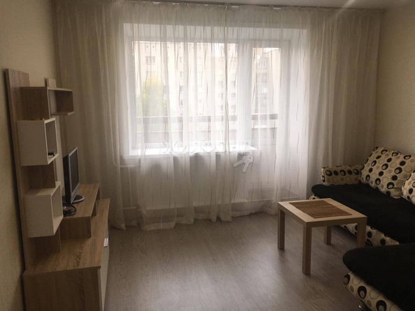 
   Продам 1-комнатную, 35.3 м², Крылова ул, 64а

. Фото 2.