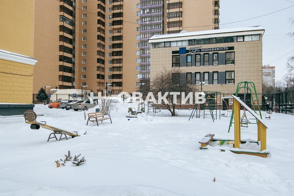 
   Продам 2-комнатную, 49 м², Романова ул, 35

. Фото 25.