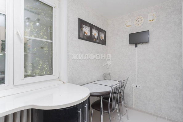 
   Продам 3-комнатную, 58.6 м², Кропоткина ул, 120/1

. Фото 2.