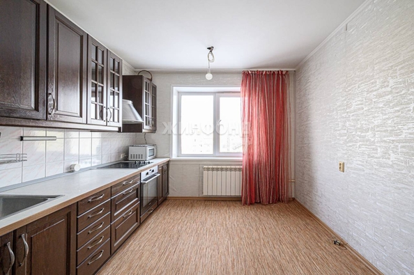 
   Продам 3-комнатную, 62.8 м², Красных Зорь ул, 3/2

. Фото 2.