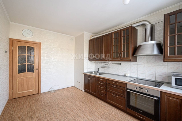 
   Продам 3-комнатную, 62.8 м², Красных Зорь ул, 3/2

. Фото 3.