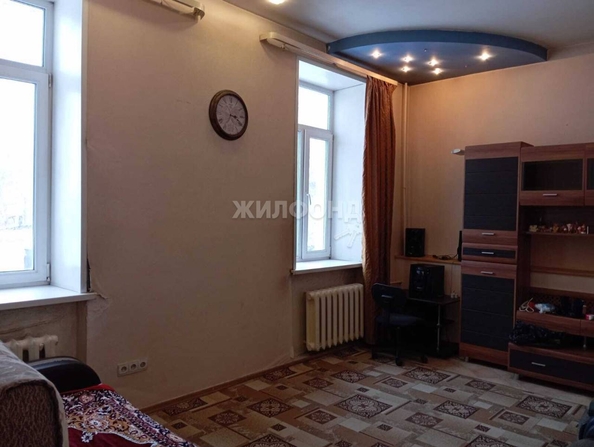 
   Продам 1-комнатную, 33.3 м², Героев Революции ул, 100

. Фото 3.