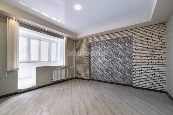 
   Продам 2-комнатную, 50.9 м², Троллейная ул, 132

. Фото 2.